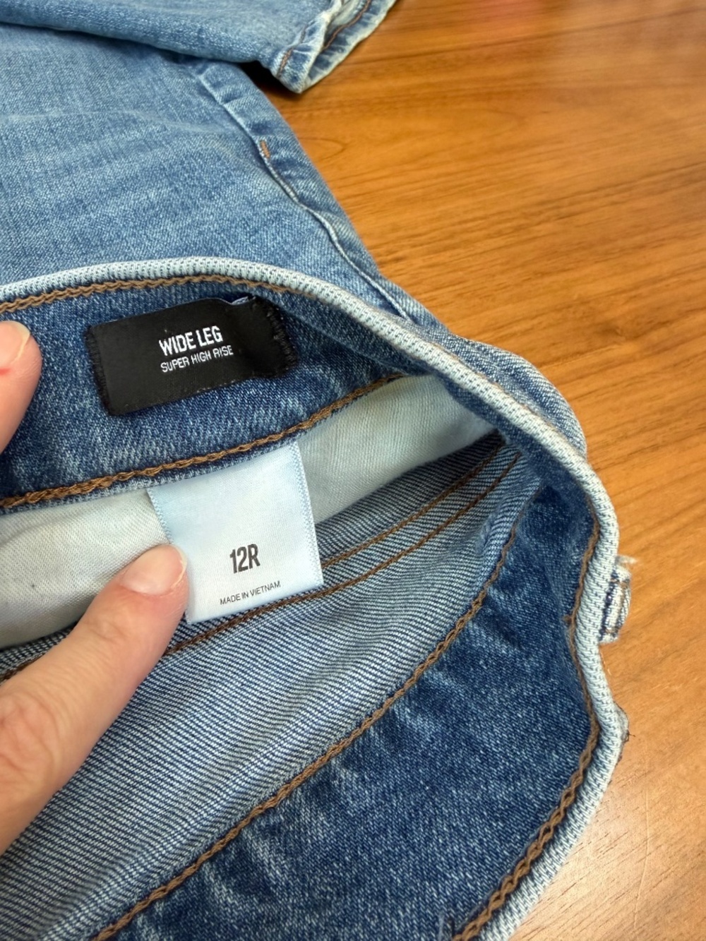 👖 Express High Rise Button-Fly Wide Leg Jeans 👖 - Picture 3 of 5